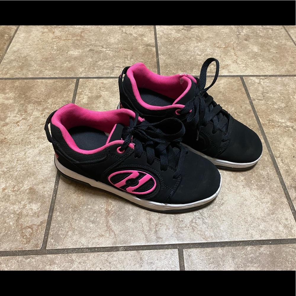 Youth Heelys- Size 4 - GUC
